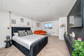1 chambre, bureau, fer et planche à repasser, Wi-Fi gratuit