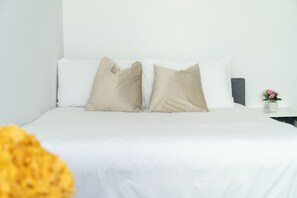 2 Schlafzimmer, Schreibtisch, Bügeleisen/Bügelbrett, kostenloses WLAN
