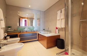 Bathroom - Vrbo Property (VALE DE LOBO)