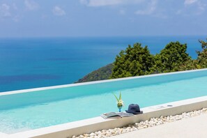 Outdoor pool - A Stunning 4BR panorama Seaview at Chaweng Noi (Ko Samui)