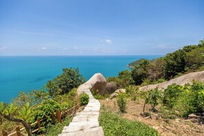 Property grounds - A Stunning 4BR panorama Seaview at Chaweng Noi (Ko Samui)