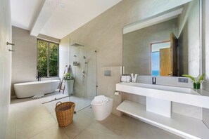 Shower, hair dryer, towels, soap - A Stunning 4BR panorama Seaview at Chaweng Noi (Ko Samui)