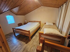 2 bedrooms, iron/ironing board, Internet - To rent for family vacations, 400 m from the Parée du Jonc beach (Saint-Jean-de-Monts)