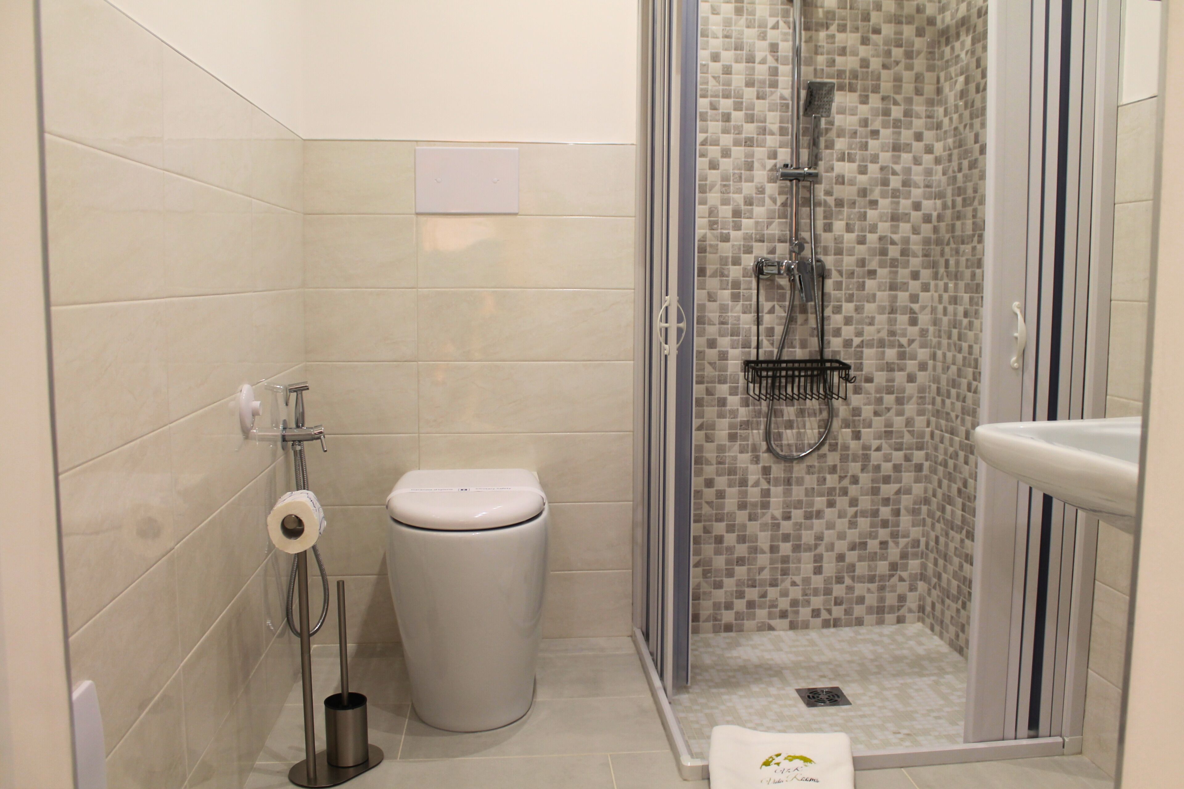 Doccia, asciugacapelli, bidet, asciugamani