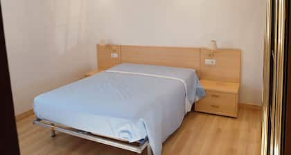 Comfortable rooms with bathroom (suite) in a typical Spanish village