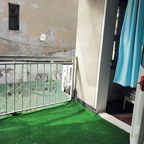 House, 4 Bedrooms, Smoking, Balcony | Balcony