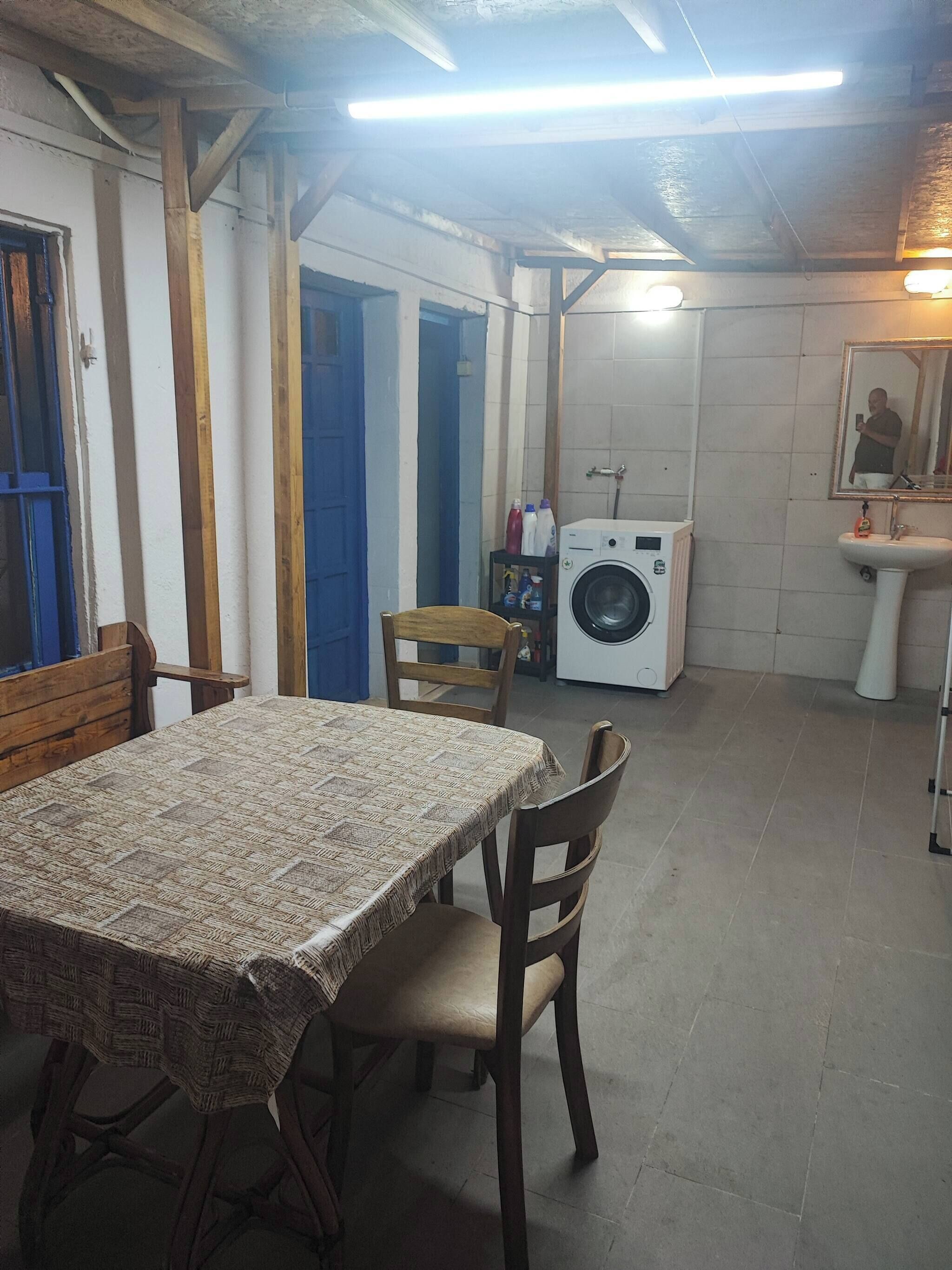 House, 4 Bedrooms, Smoking, Balcony | Dining