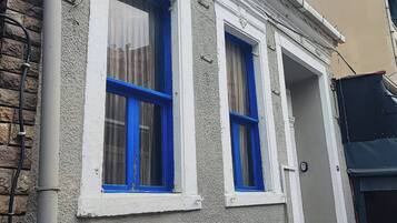 Maison, 4 chambres, fumeurs, balcon | DĂ©tail de lâextĂ©rieur