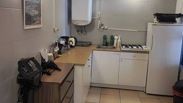 House, 4 Bedrooms, Smoking, Balcony | Interior