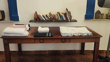 House, 4 Bedrooms, Smoking, Balcony | Interior