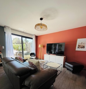Smart-TV og peis