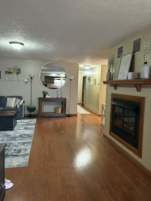 Interior -  3-bed 2.5 bath, outdoor pool May 31-Sep 30th/AC/in Bellevue (Bellevue)