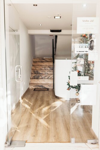 Itinerant Nightfall - Twin suite with balcony by Lethes Legacy