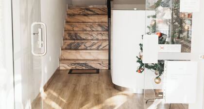 Itinerant Nightfall - Twin suite with balcony by Lethes Legacy