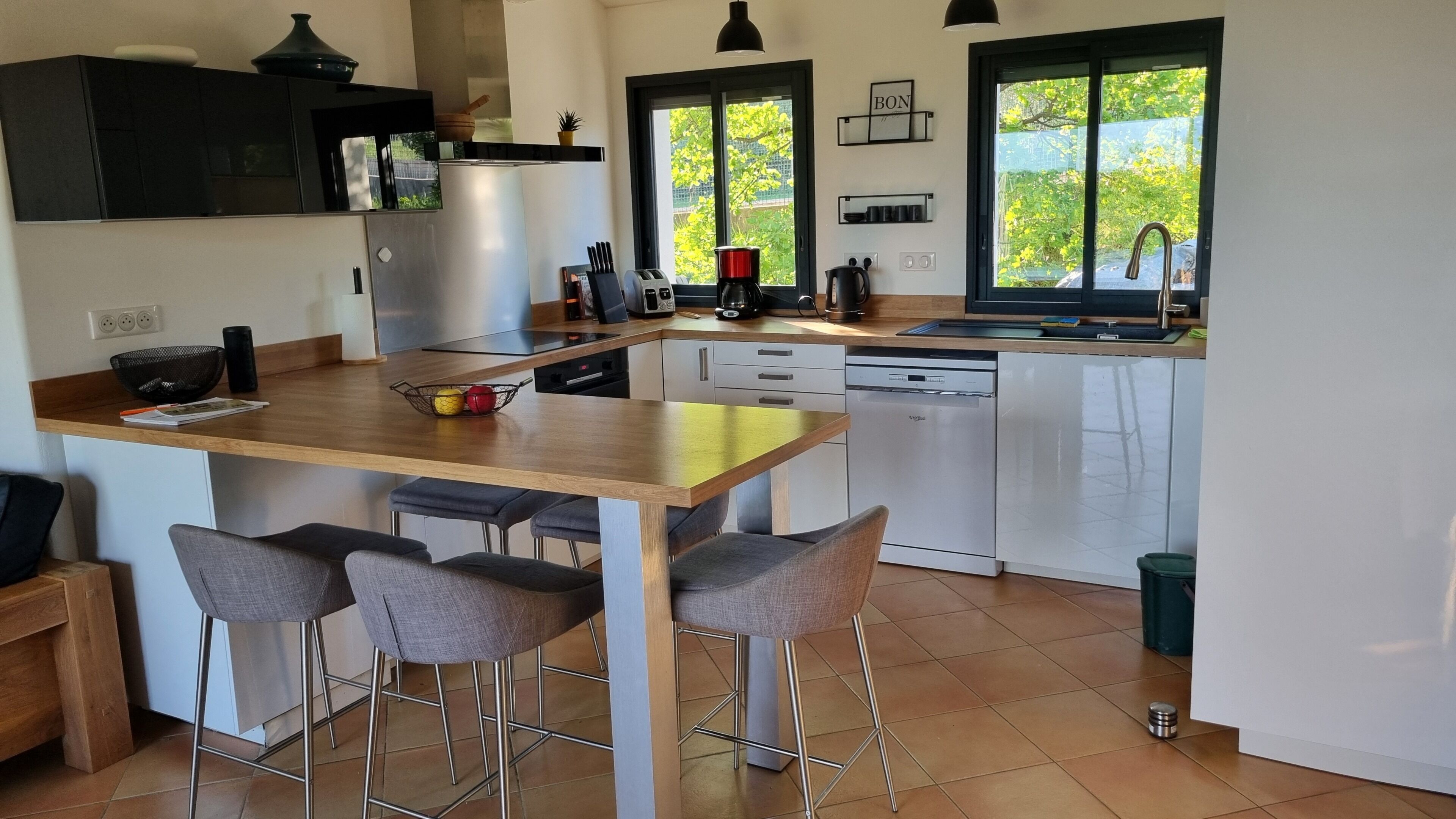 Microonde, forno, piano cottura, lavastoviglie