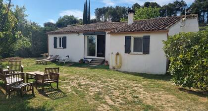 Maison au calme 3 chambres avec jardin et piscine