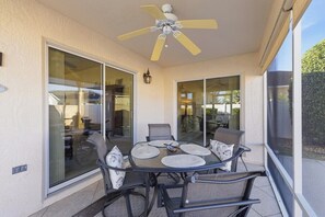 Outdoor dining - Spacious 2BR Mins to Brownwood & Lake Sumter (The Villages)
