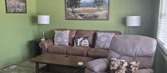 Blue Moon #101. 2-bedroom 1 Bath Condo in Beautiful Downtown Clayton,