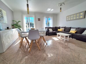 Interior - Villa with pool, 4 bedrooms, wi-fi 800m from the beach - Albufeira (Albufeira)