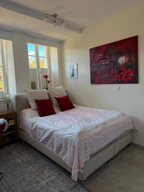 1 bedroom, WiFi, bed sheets - La Petite vacation apartment directly on the Moselle (Trier)