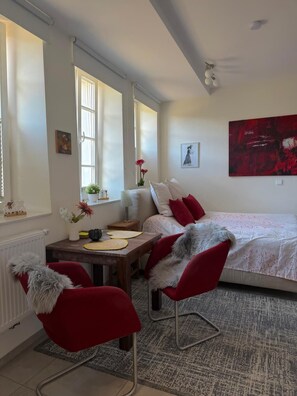 1 bedroom, WiFi, bed sheets - La Petite vacation apartment directly on the Moselle (Trier)