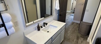 Cozy Hayden Apartment • Private Entry • Washer + Dryer • Newly Renovated