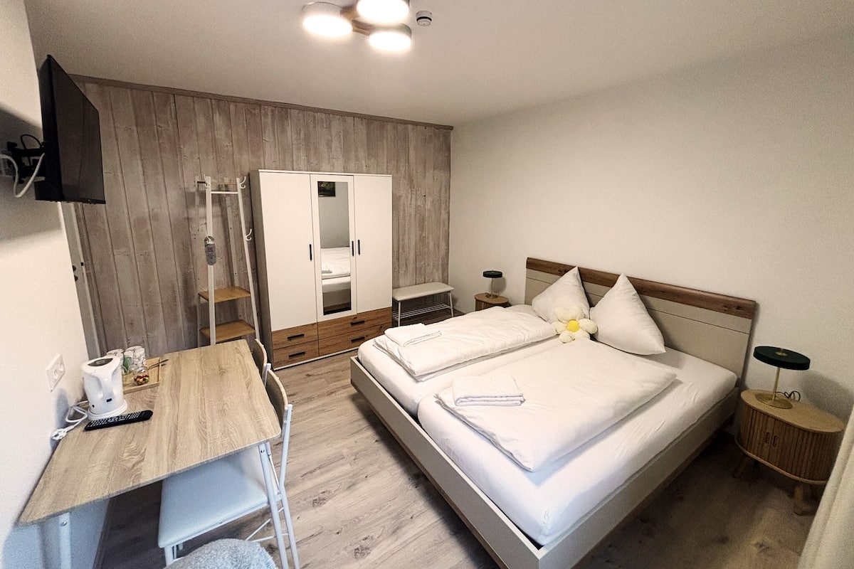 Standard Double Room, Garden View