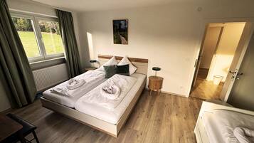 Familien-Dreibettzimmer | Zimmersafe, Verdunkelungsvorhänge, Bügeleisen/Bügelbrett