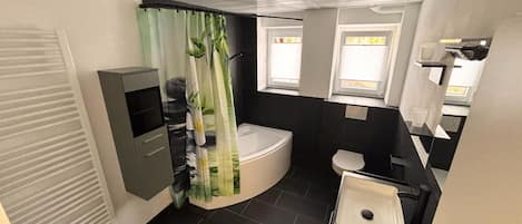 Deluxe-Apartment, Blick auf die Anlage | Badezimmer