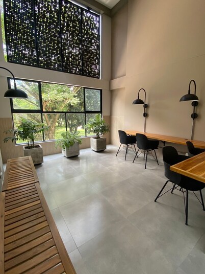 Cozy 1-bedroom apartment in pleasant Cali with AC and gym