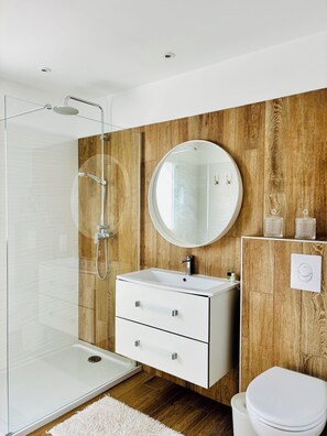 Shower, hair dryer, towels, soap - NEW-Family home 100 m from a crystal-clear cove (Monticello)