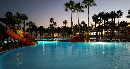 Casa Don Rodrigo ideal for families, with views and direct access to the swimming pools!