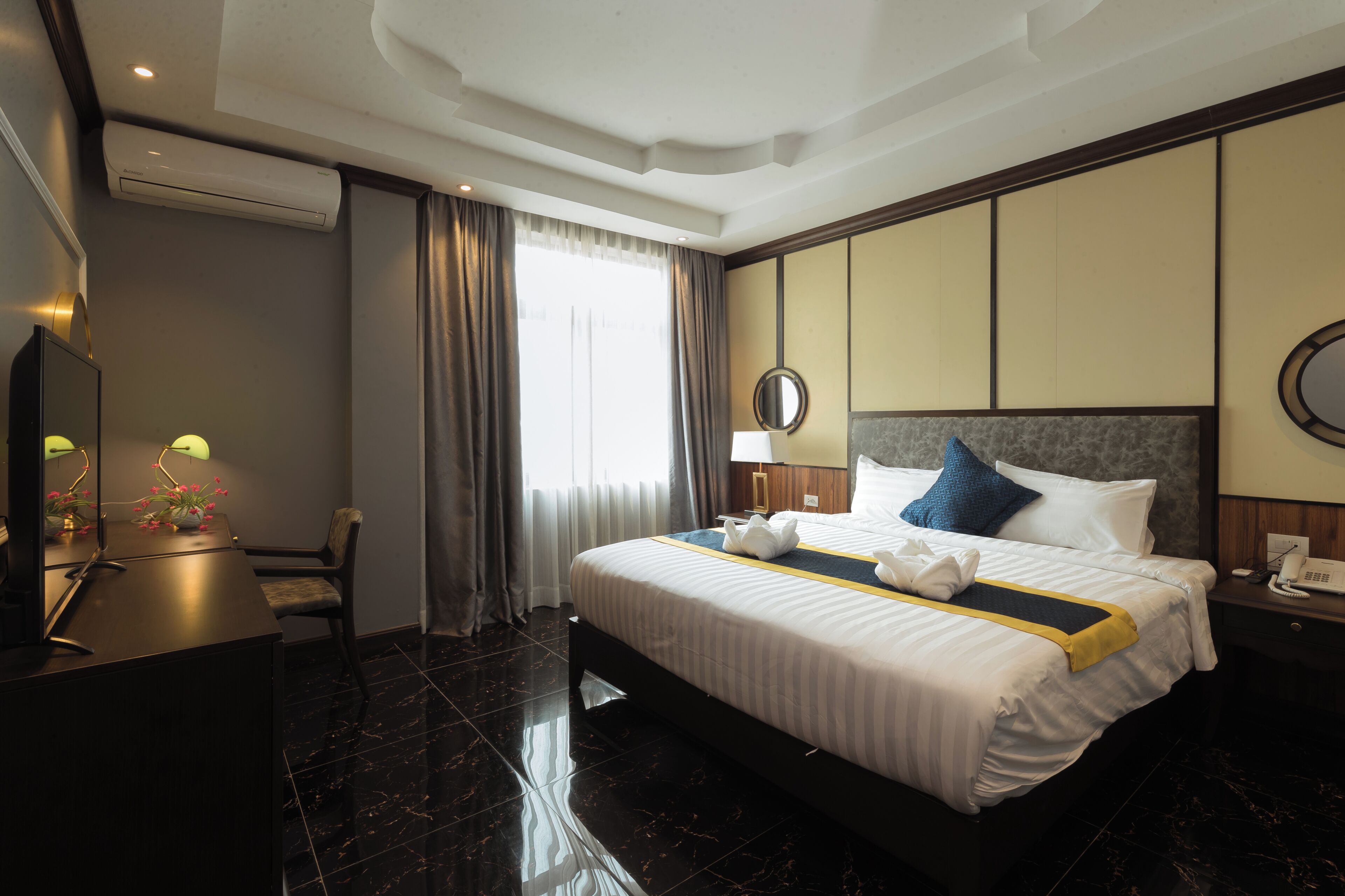 Deluxe dubbelrum - balkong - utsikt mot staden