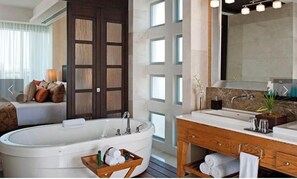 Bathroom - A Grand Luxxe Master Suite at World Famous VIDANTA, VALLARTA -NUEVO NAYARIT (Las Jarretaderas)