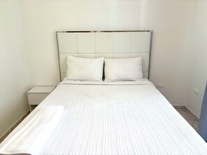 7 quartos, ferros/tábuas de passar roupa, acesso à internet