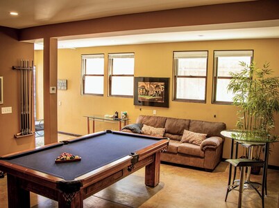 Charming 1-bedroom flat in Alameda w/ pool table