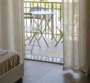 Habitación doble, balcón | Interior