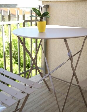 Double Room, Balcony | Outdoor dining - Affittacamere Brezza Di Sirolo (Sirolo)