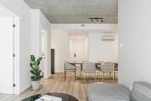 Interior - Urban Chic Stay with Skyline Views (Montreal)