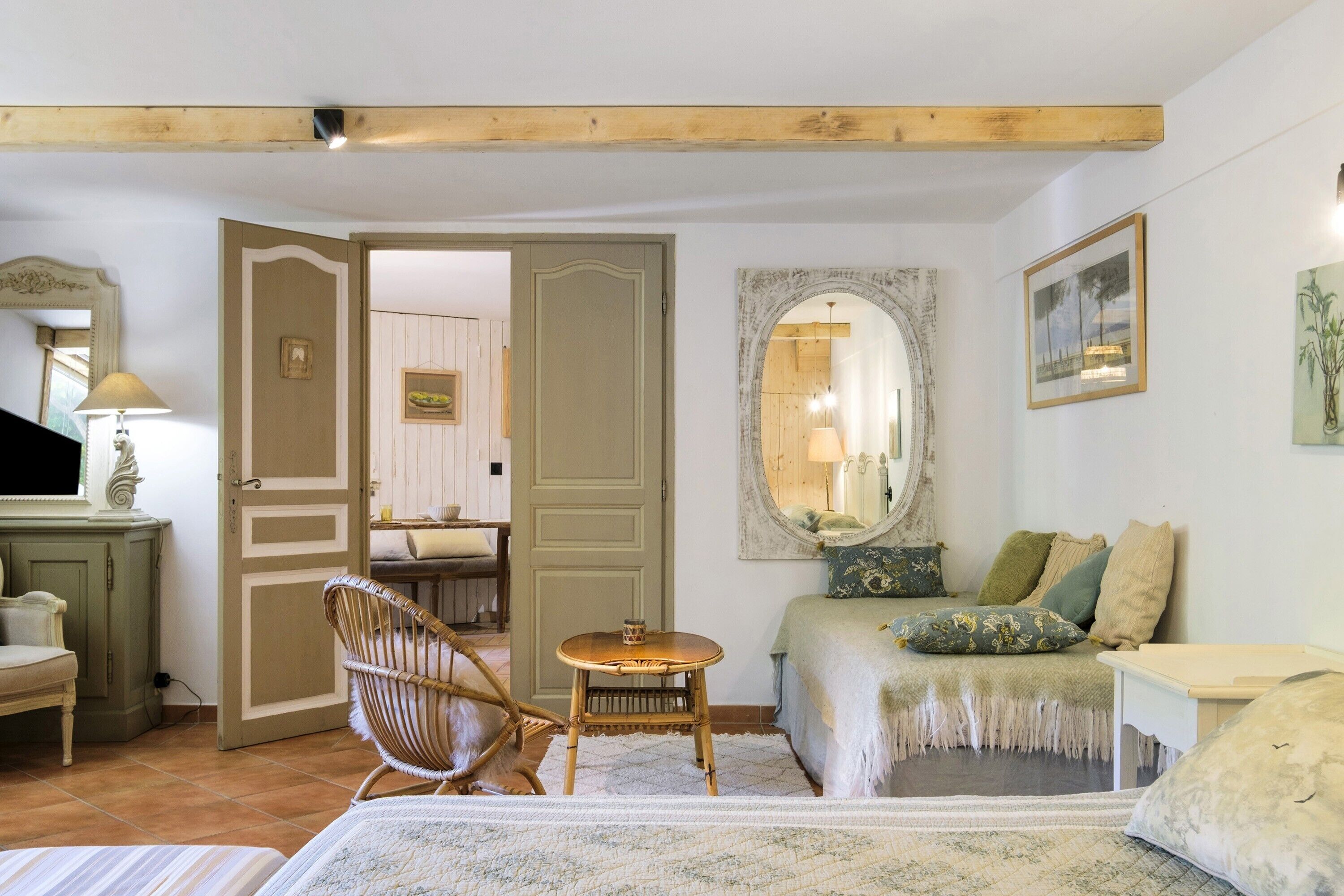1 chambre, fer et planche à repasser, Wi-Fi, draps fournis