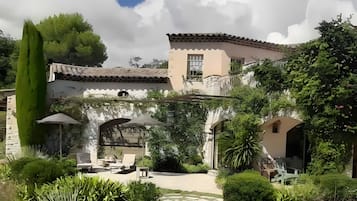 Enceinte de lâhĂ©bergement