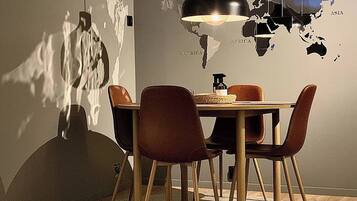 Apartment, 1 Bedroom, Patio | Dining
