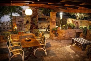 屋外ダイニングエリア