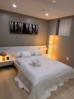 Room - Basement Apartment-Separate Entrance (Brantford)