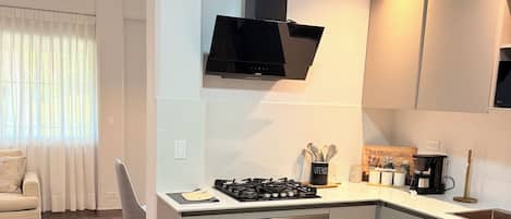 Micro-ondas, fogão, cooktop