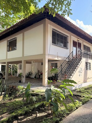 Exterior - Lodging surrounded by nature in the city (Panamá)