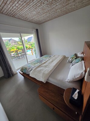 2 室のベッドルーム、アイロン / アイロン台、WiFi、ベッドシーツ