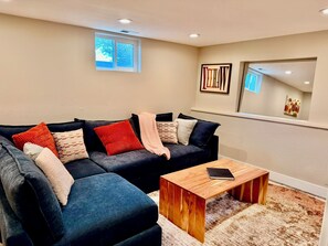 Living area - ELEVATE your escape - MONTHY RENTAL- REMODELED Sloan Lake Area w game & fitness (Lakewood)