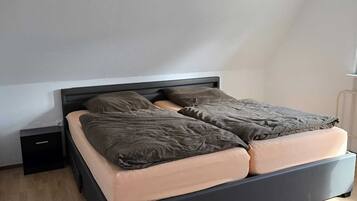 2 Schlafzimmer, Bügeleisen/Bügelbrett, WLAN, Bettwäsche