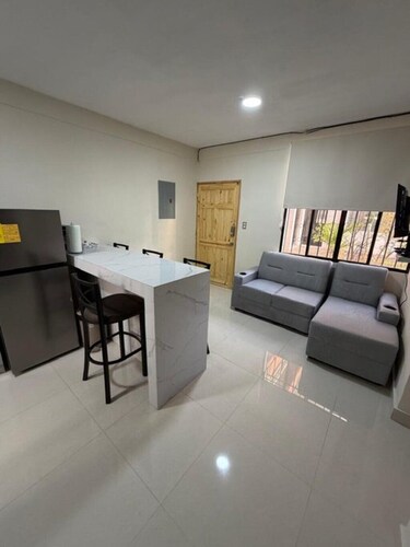 Fabulous 2-bedroom condo with AC in vibrant Santa Ana